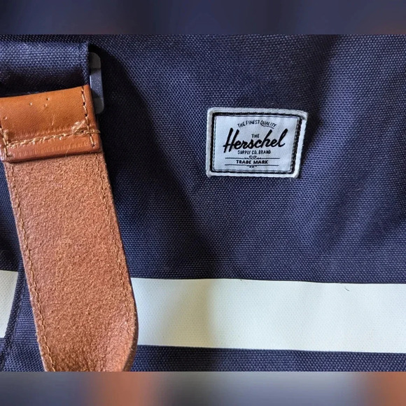 Herschel Dufflebag Navy/White - Picture 3 of 11